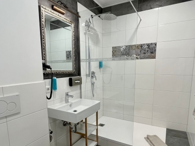 Die Csardasfürstin Bad.jpeg